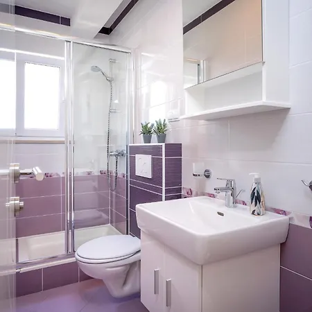 Milan ゲストハウス 3*