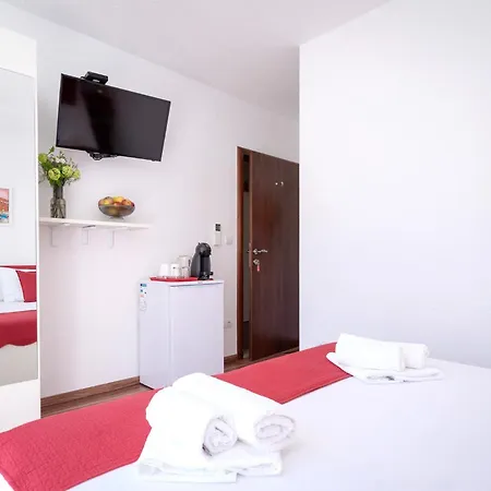 Guest house Milan 3*